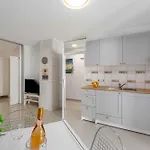 In - Istrien 42143 Apartment Porec