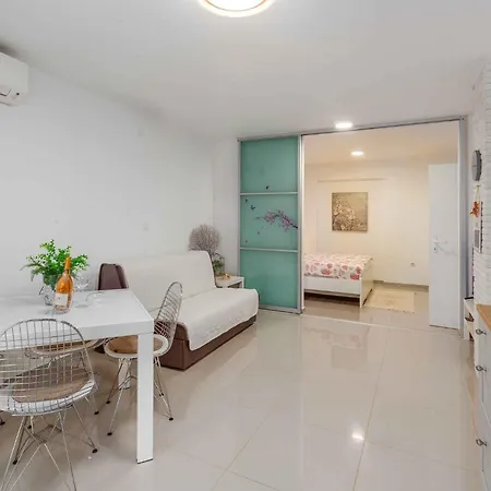 In - Istrien 42143 * Porec